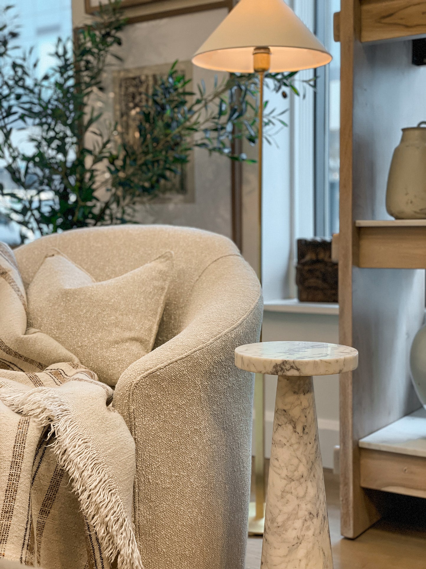 Rias Round Spot Table