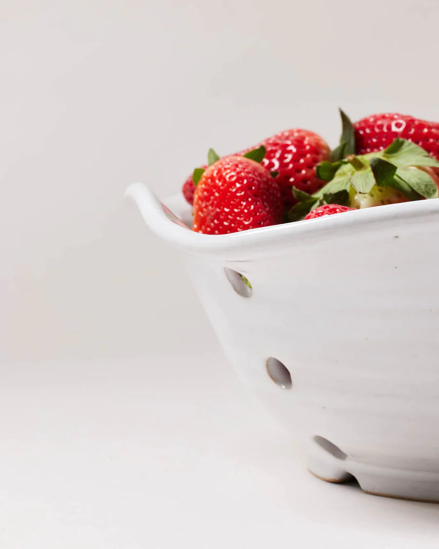 Farmhouse Pottery Windrow Berry Bowl