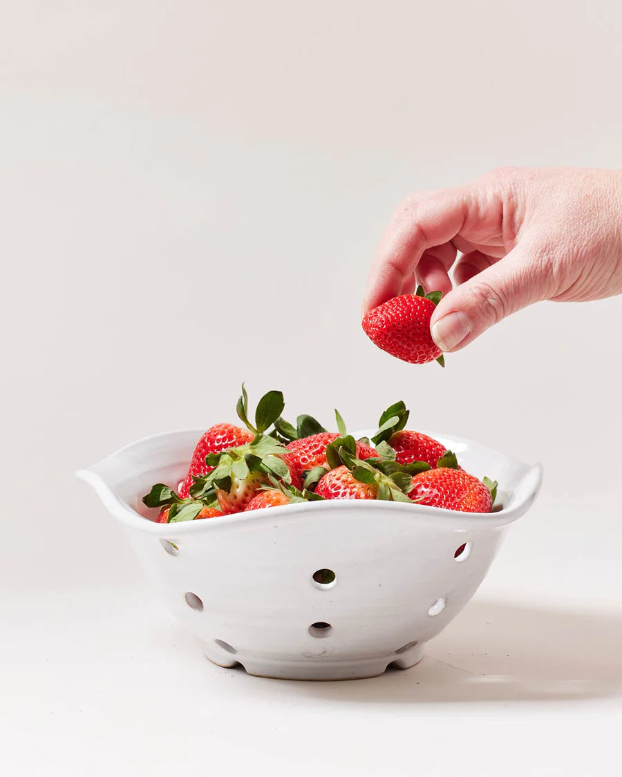 Farmhouse Pottery Windrow Berry Bowl