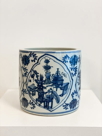 Blue & White Quatrefoil Brush Pot