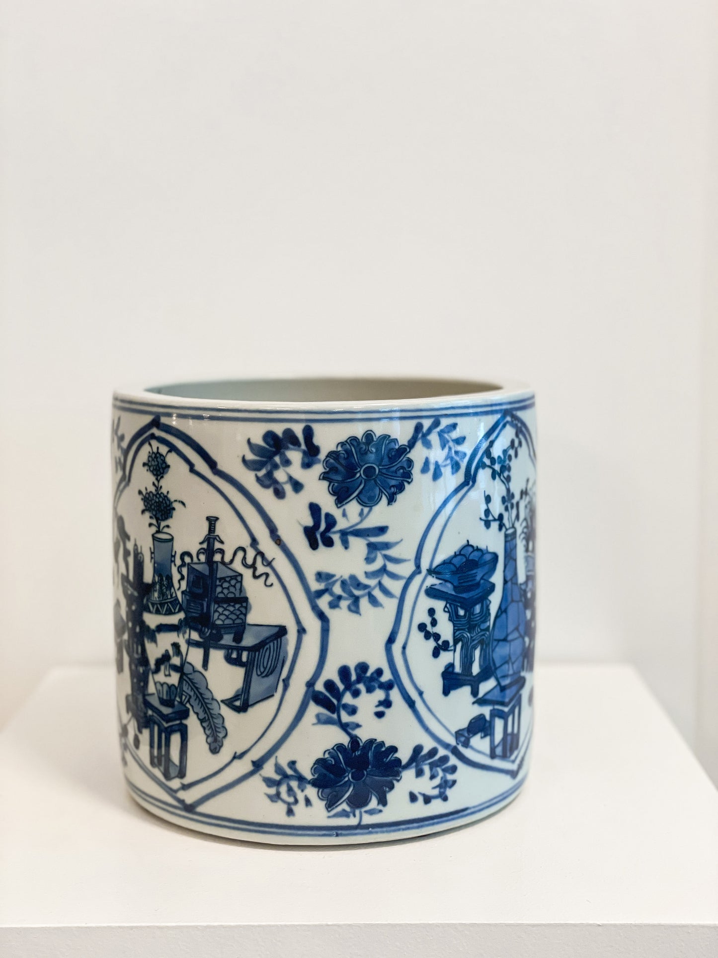 Blue & White Quatrefoil Brush Pot