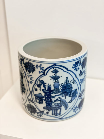 Blue & White Quatrefoil Brush Pot