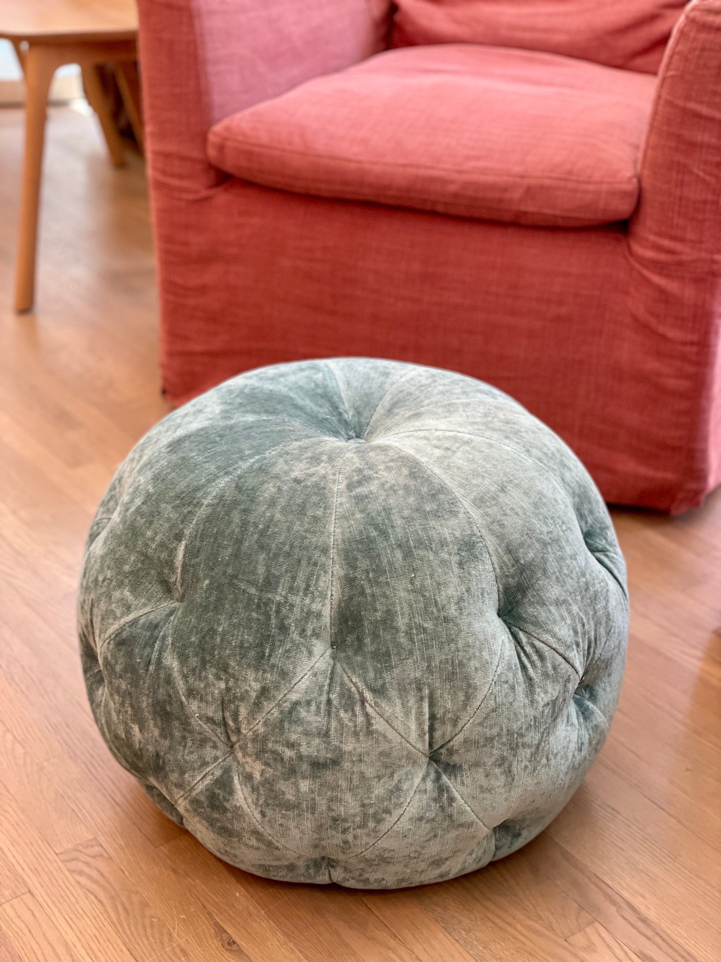 20" Pouf Round Ottoman