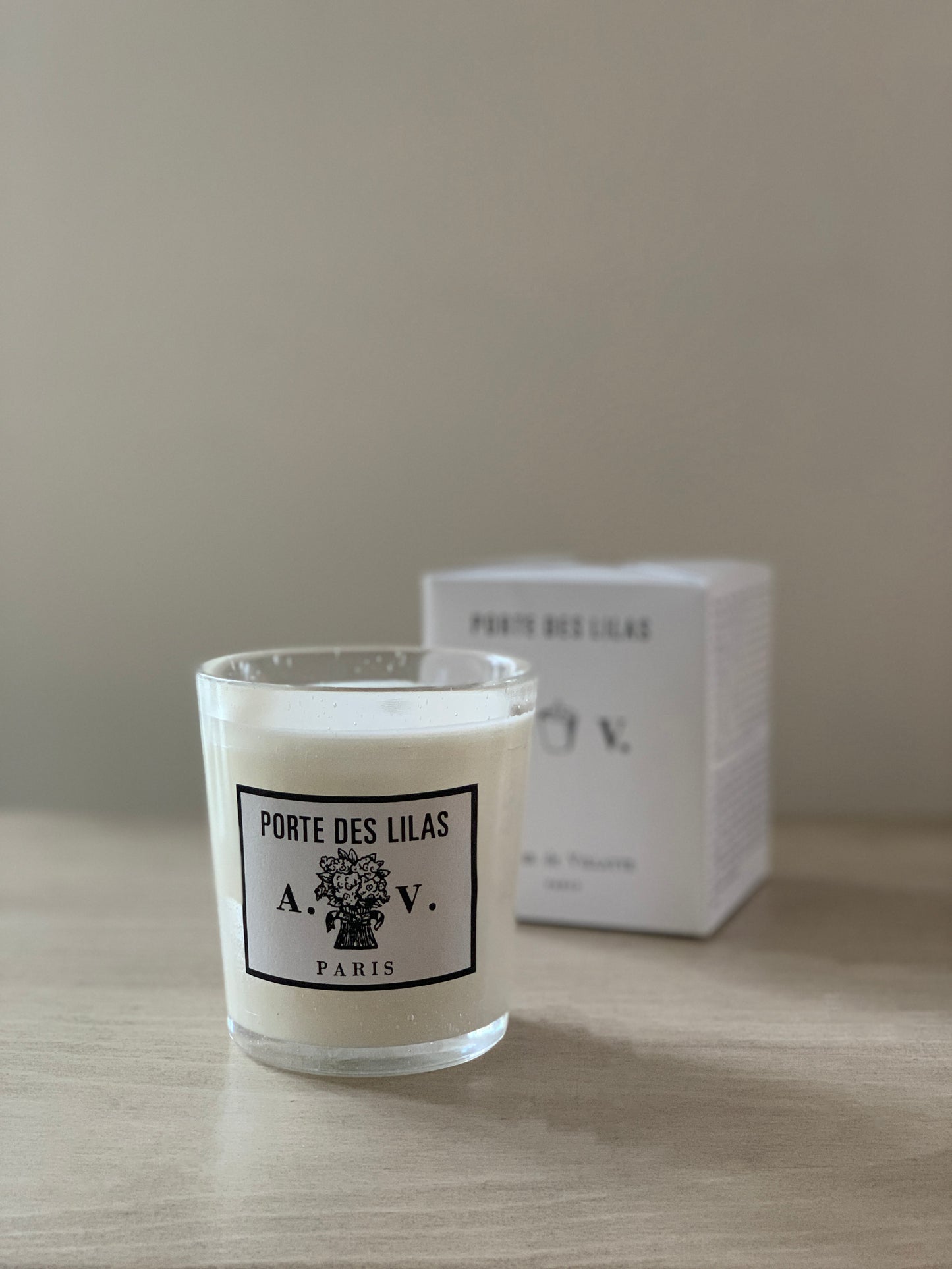 Porte des Lilas Scented Candle